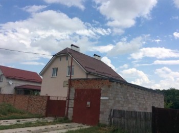 Дом в Александровке, Дубки